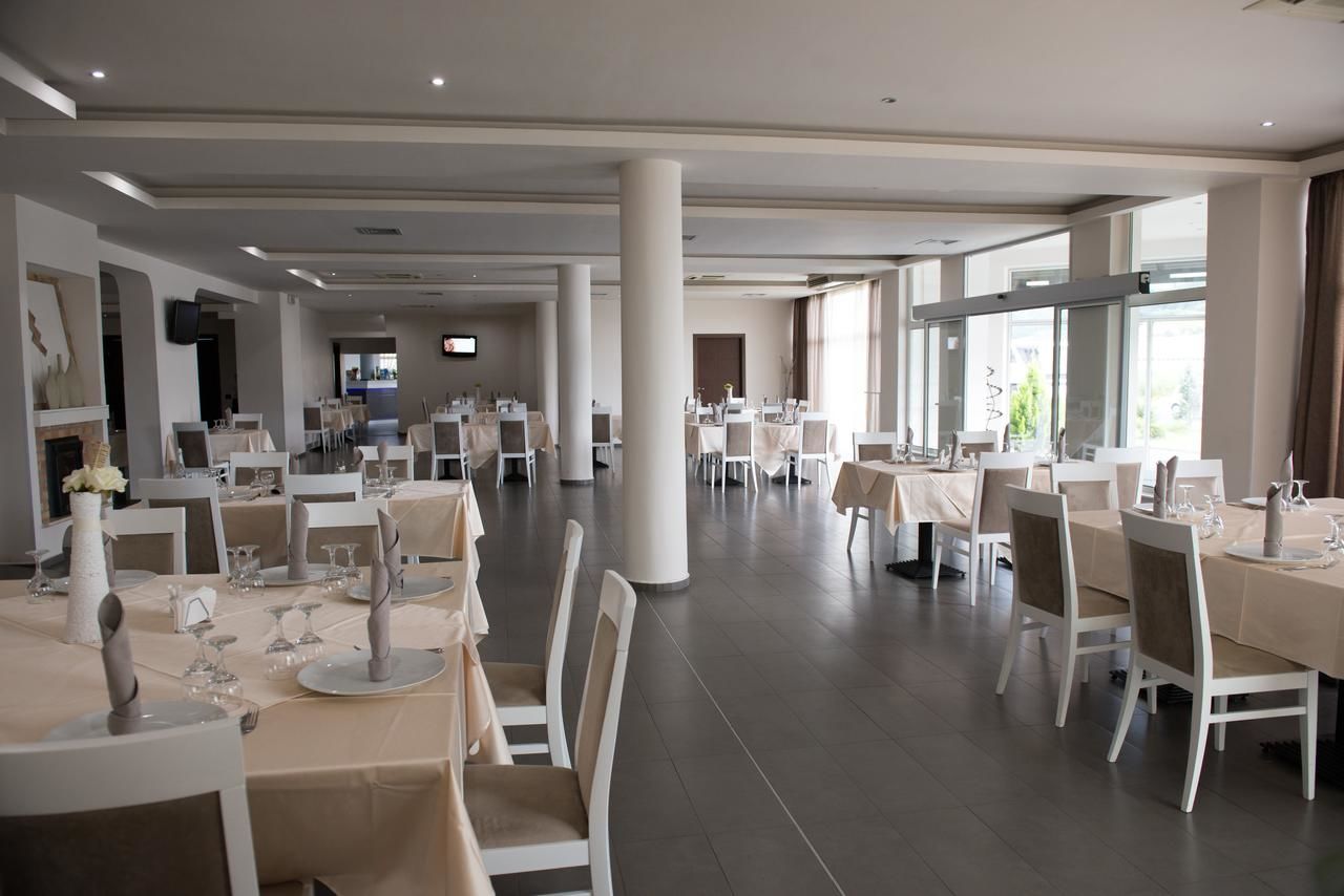 Отель Grand Master Hotel Деж